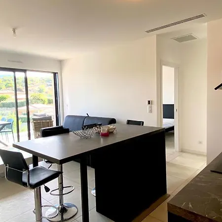 Magnifique T2 Neuf A 100 M De La D'agosta *