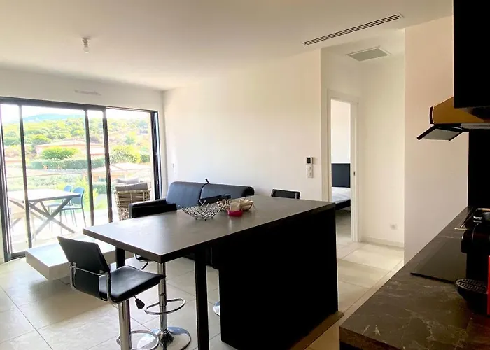 Magnifique T2 Neuf à 100 M De La D'agosta *